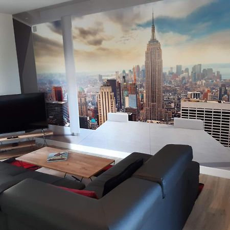 Appartement Renove Le New-York En Centre Ville - Terrasse Et Parking - Non Climatise La Roche-Chalais Exteriér fotografie