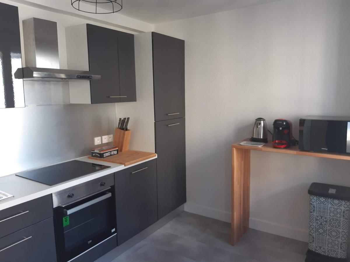 Appartement Renove Le New-York En Centre Ville - Terrasse Et Parking - Non Climatise La Roche-Chalais Exteriér fotografie