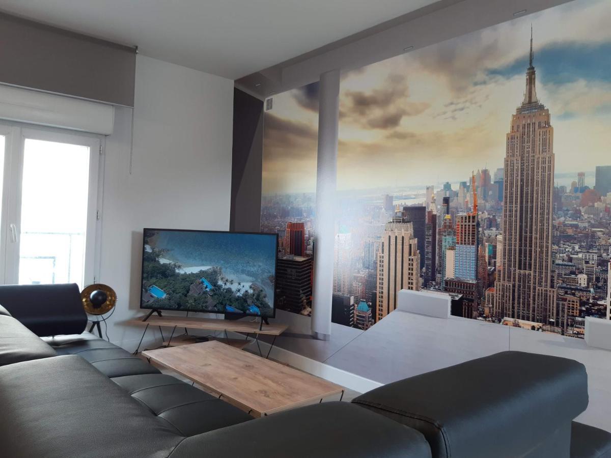 Appartement Renove Le New-York En Centre Ville - Terrasse Et Parking - Non Climatise La Roche-Chalais Exteriér fotografie